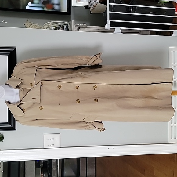 Burberry Trench Coat - 🚨Please read description🚨 - Picture 1 of 10